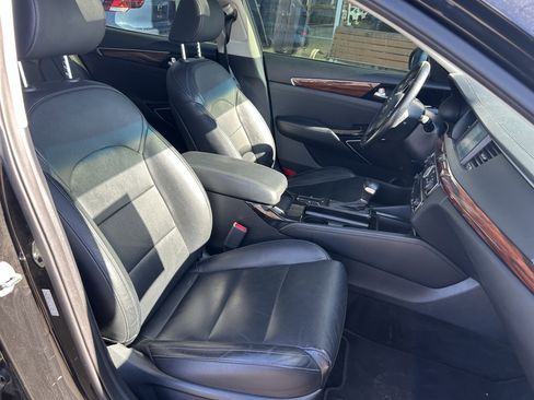 Used 2017 Kia Cadenza Premium w/ Luxury Package image 26