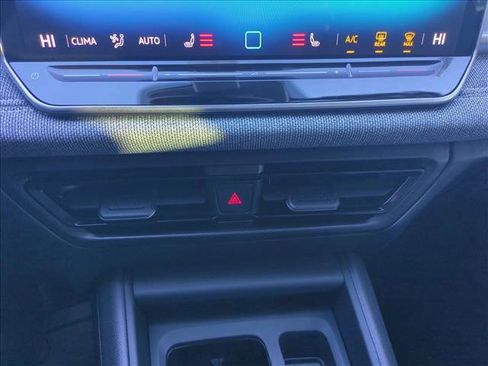 Used 2025 Volkswagen Tiguan S image 15