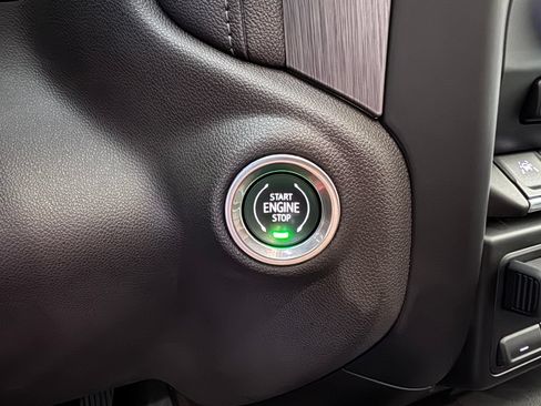 Used 2019 GMC Sierra 1500 Denali w/ Denali Ultimate Package AWD/4WD image 24