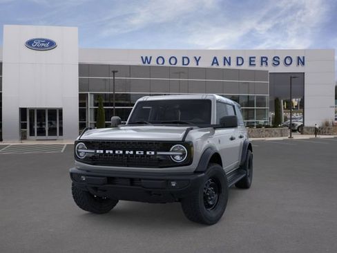 New 2026 Ford Bronco Outer Banks w/ Black Appearance Package AWD/4WD image 2