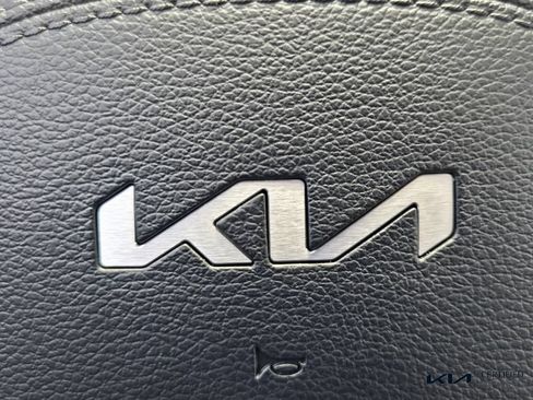 Certified 2023 Kia Telluride S w/ S Sunroof Package AWD/4WD image 26