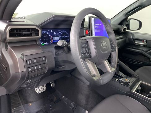 Used 2025 Toyota Tacoma TRD Off-Road image 10