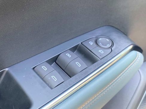 Used 2025 GMC Acadia AT4 AWD/4WD image 12