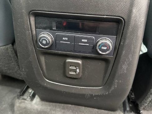 Used 2020 Buick Enclave Essence image 34