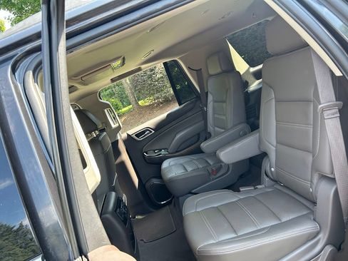 Used 2020 GMC Yukon Denali w/ Denali Premium Package RWD image 42