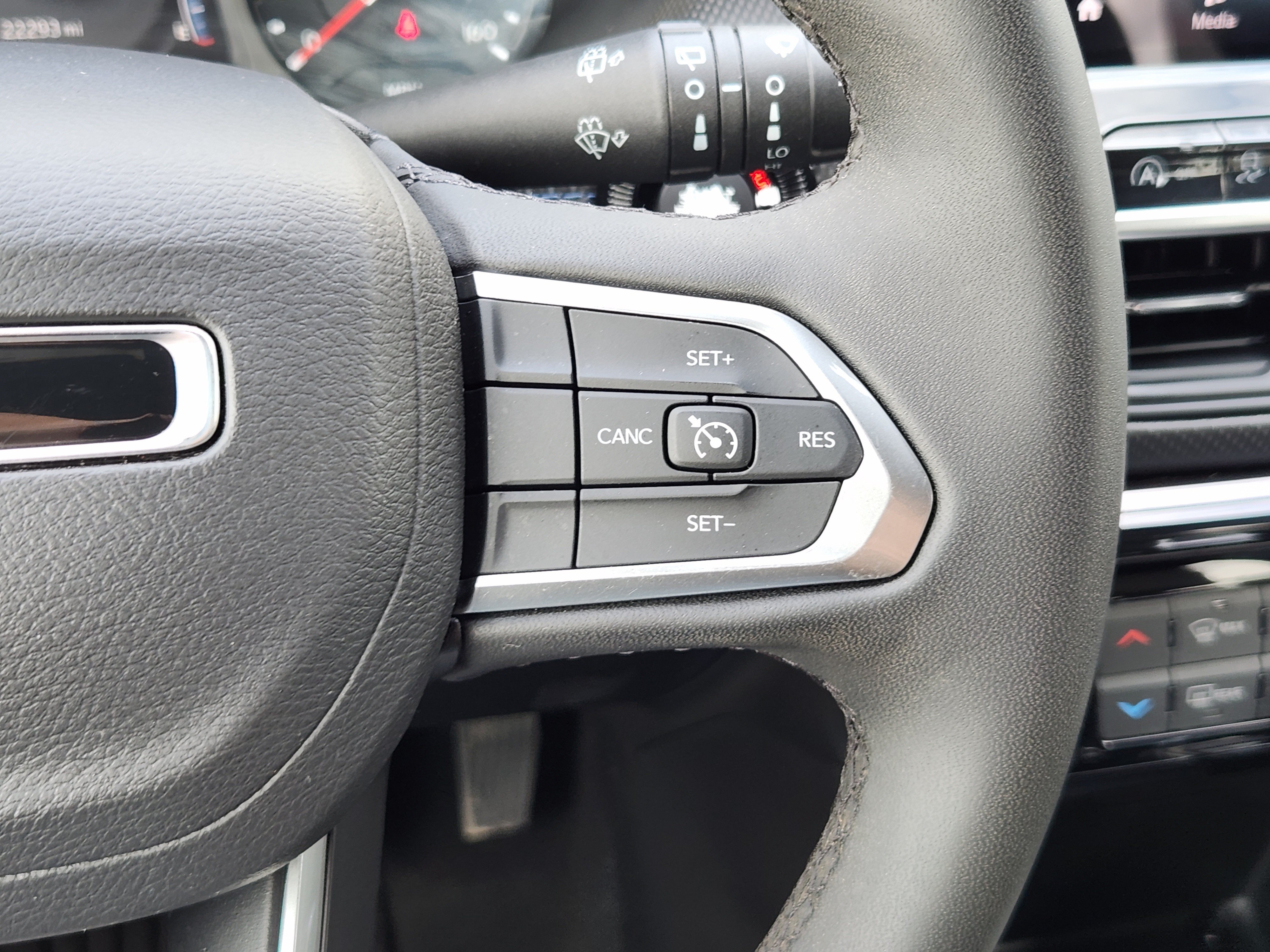 Used 2026 Jeep Compass Latitude AWD/4WD image 30