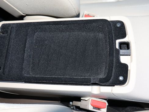 Used 2017 Jeep Grand Cherokee Limited image 31