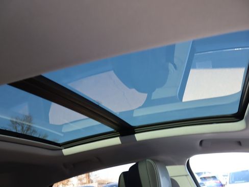 Used 2021 Audi e-tron Premium w/ Black Optic Package image 17