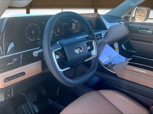 New 2026 INFINITI QX80 Luxe image 14