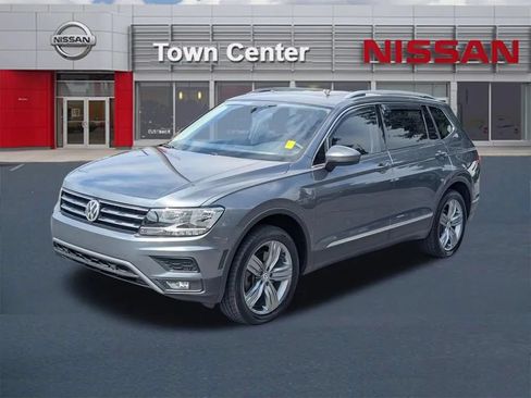 Used 2020 Volkswagen Tiguan SEL AWD/4WD image 3