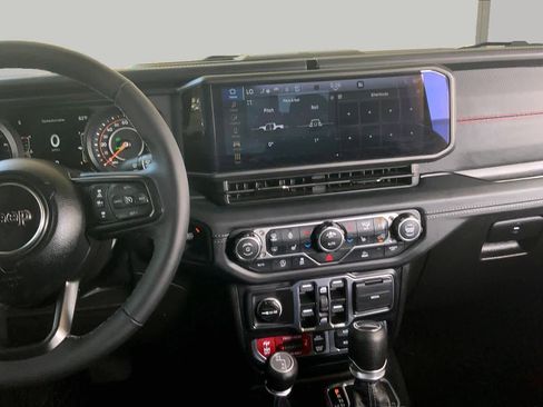 Used 2025 Jeep Gladiator Rubicon w/ Convenience Group AWD/4WD image 7