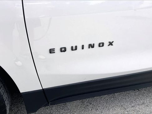 Used 2024 Chevrolet Equinox RS FWD image 32
