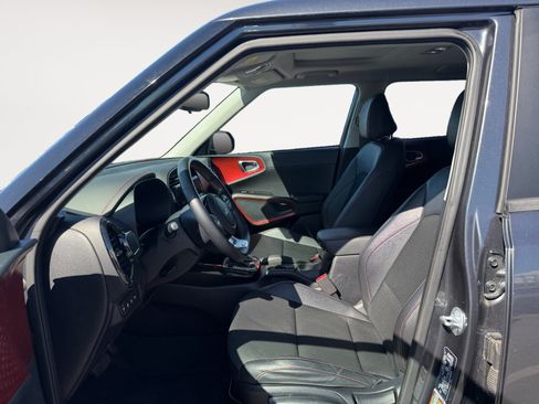 Used 2023 Kia Soul GT-Line FWD image 10
