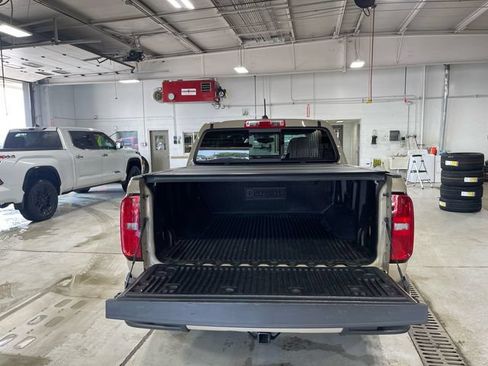 Used 2022 Chevrolet Colorado Z71 AWD/4WD image 23