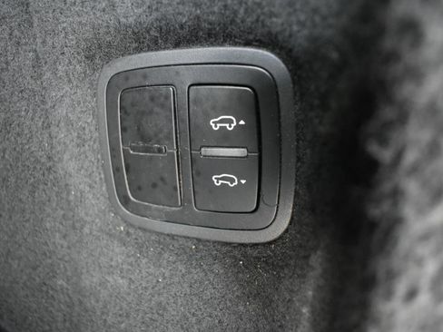 Used 2015 Porsche Cayenne Turbo image 47