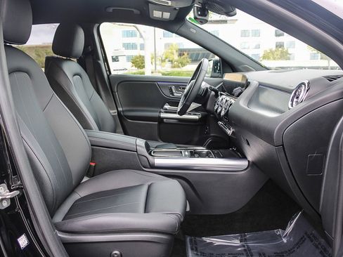 Certified 2025 Mercedes-Benz GLA 250 4MATIC image 15