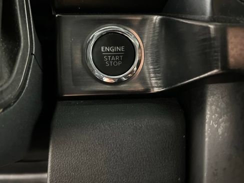 Used 2025 Ford F250 Lariat AWD/4WD image 11
