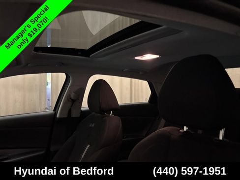 Used 2024 Hyundai Elantra SEL w/ Convenience Package FWD image 21