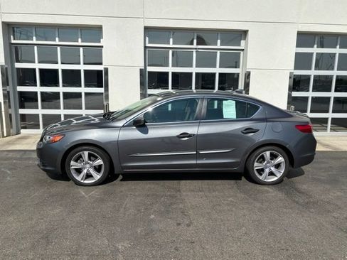 Used 2014 Acura ILX w/ Technology Package FWD image 3