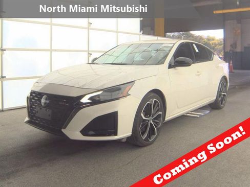 Used 2024 Nissan Altima 2.5 SR FWD image 1