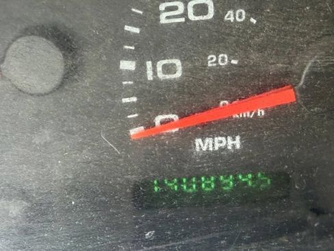 Used 2004 Ford F250 XL AWD/4WD image 5
