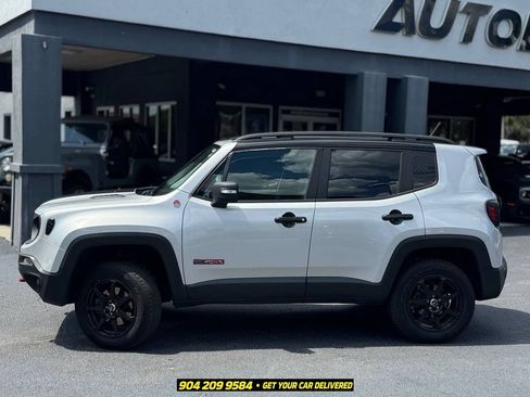 Used 2017 Jeep Renegade Trailhawk AWD/4WD image 3