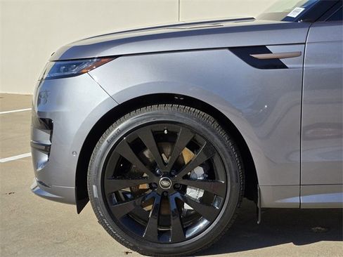 New 2025 Land Rover Range Rover Sport Dynamic SE image 6