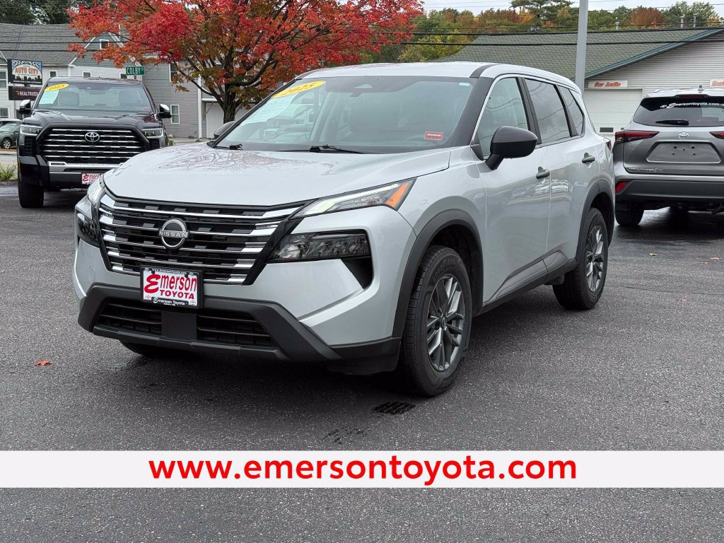 Used 2025 Nissan Rogue S AWD/4WD image 1
