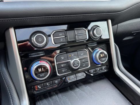 Used 2021 GMC Yukon Denali w/ Denali Premium Package image 38