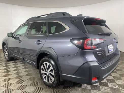 Used 2025 Subaru Outback Premium AWD/4WD image 12
