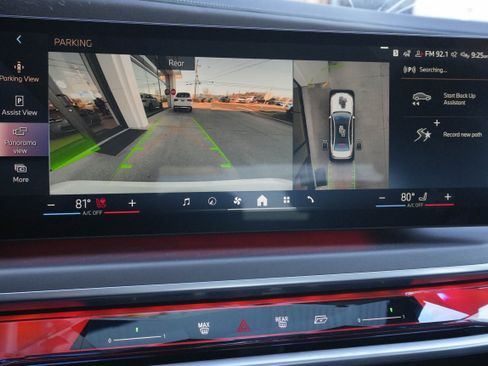 Used 2023 BMW 760i xDrive image 25