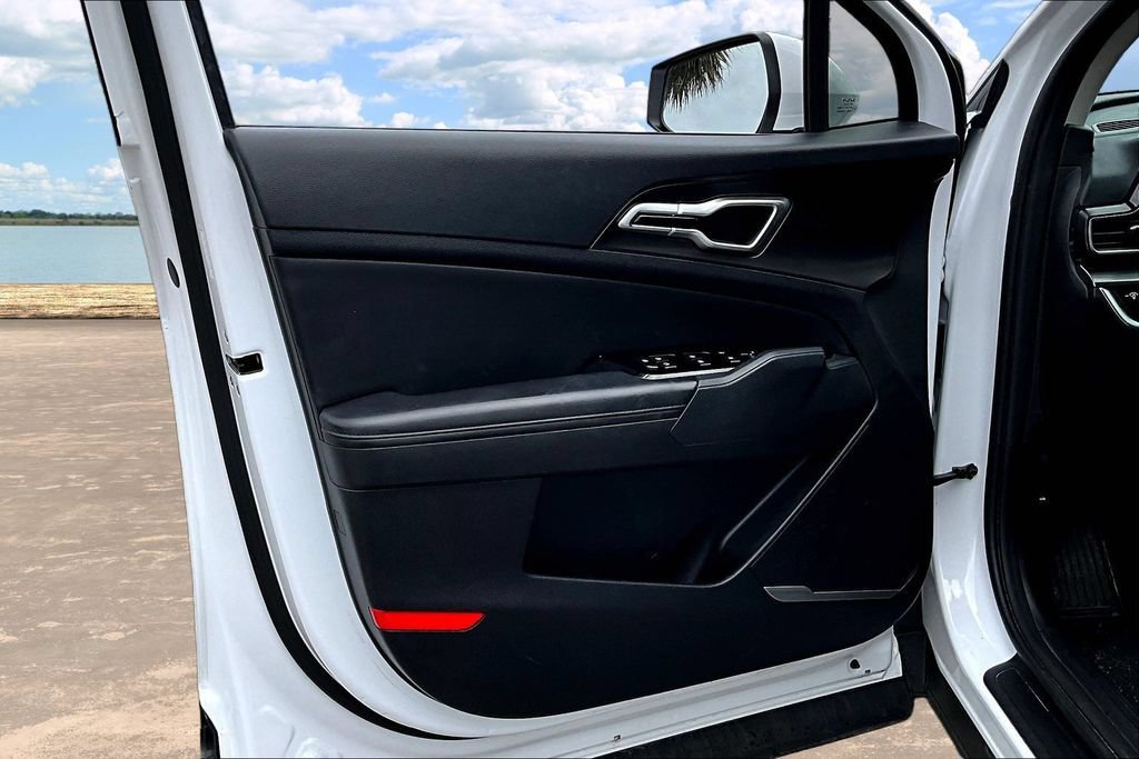 Used 2024 Kia Sportage EX FWD image 12