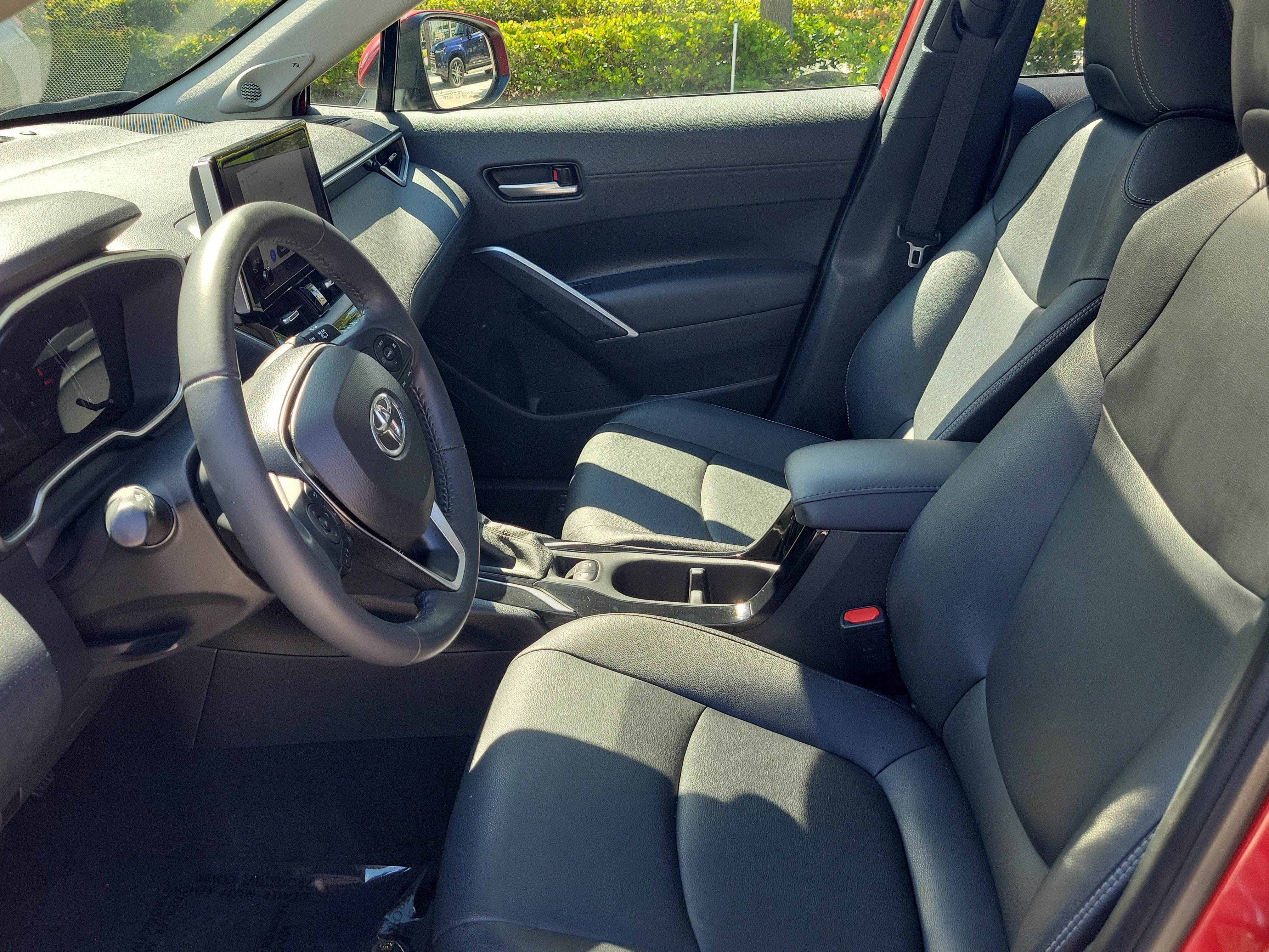 Used 2023 Toyota Corolla Cross XLE w/ Convenience Package FWD image 24
