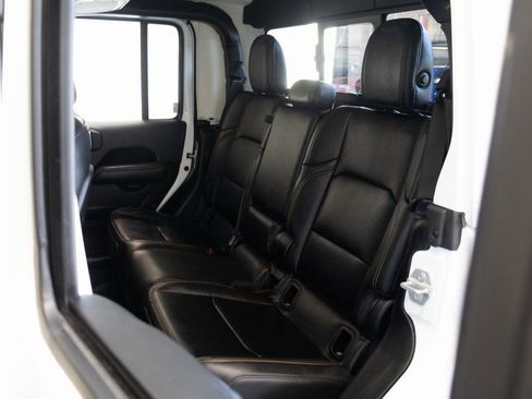 Used 2024 Jeep Gladiator Sport image 20