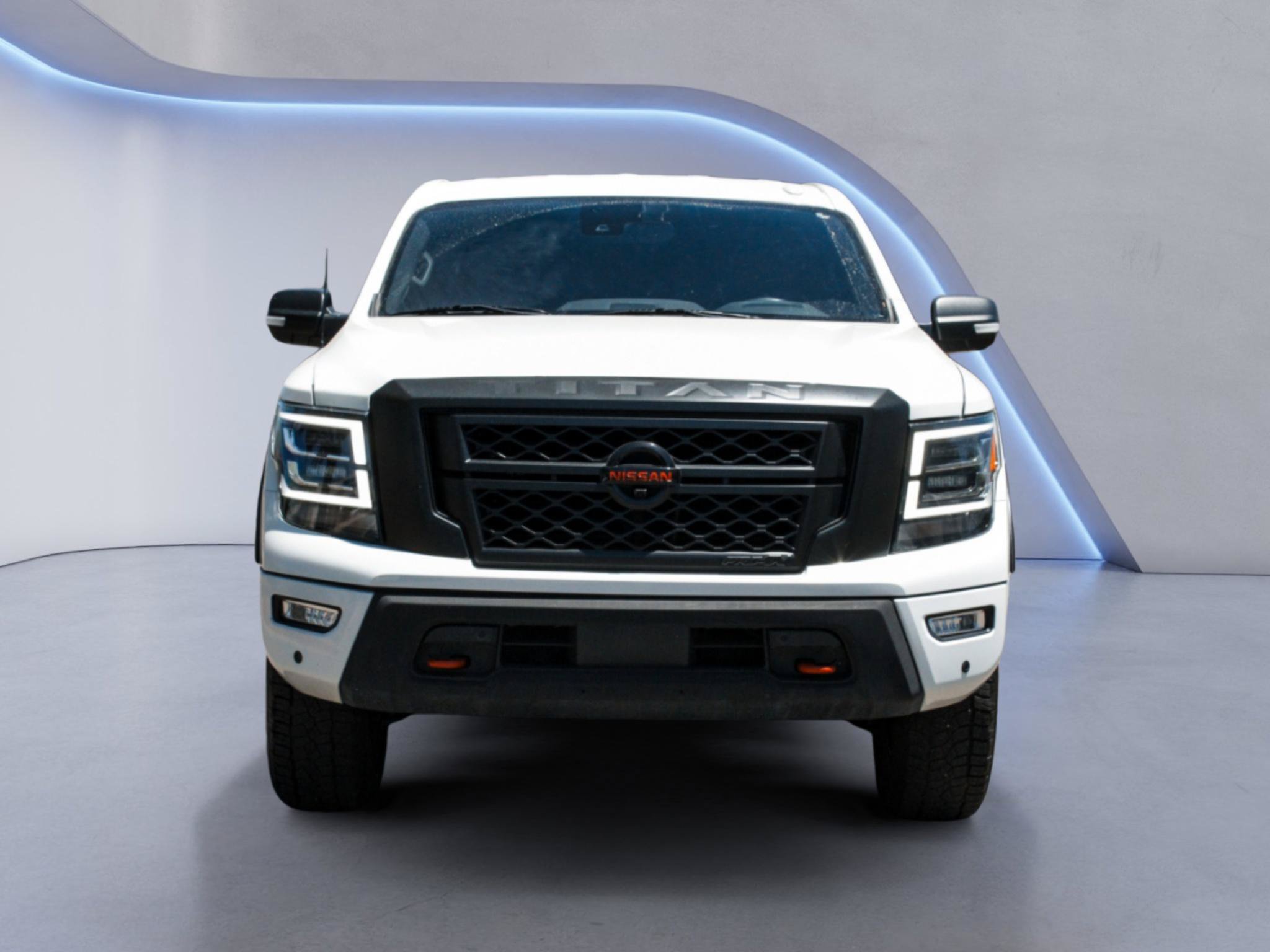 Used 2021 Nissan Titan PRO-4X w/ Pro-4x Convenience Package AWD/4WD image 2