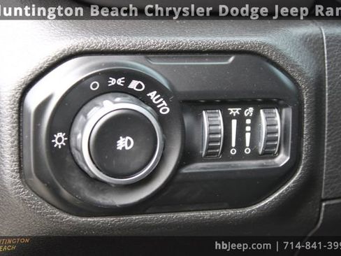 Used 2021 Jeep Wrangler Unlimited Sport image 13