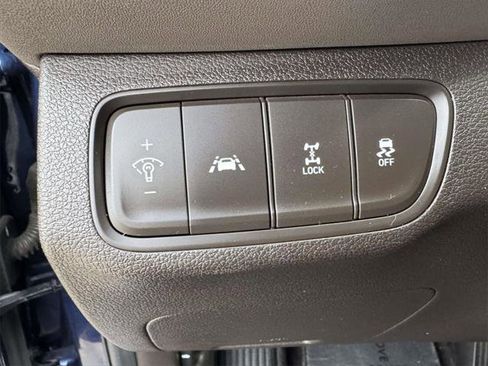 Used 2020 Hyundai Santa Fe SE image 17