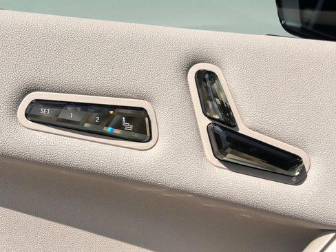 Used 2026 BMW iX xDrive45 w/ Executive Package image 20