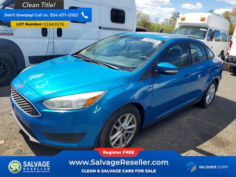 Used 2015 Ford Focus SE FWD image 1
