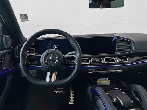 New 2025 Mercedes-Benz GLS 580 4MATIC image 25