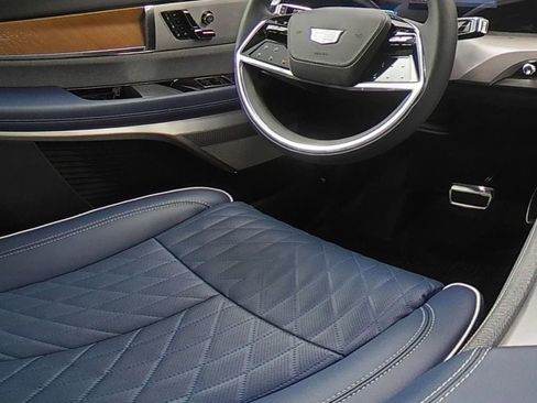 New 2026 Cadillac Vistiq Premium Luxury w/ LPO, Floor Liner Package image 12