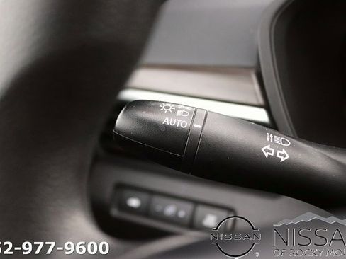 Used 2024 Nissan Altima 2.5 SV image 24