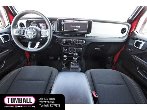 Used 2024 Jeep Wrangler Unlimited Sahara AWD/4WD image 10