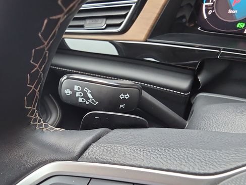 Used 2024 Volkswagen Atlas SE image 17