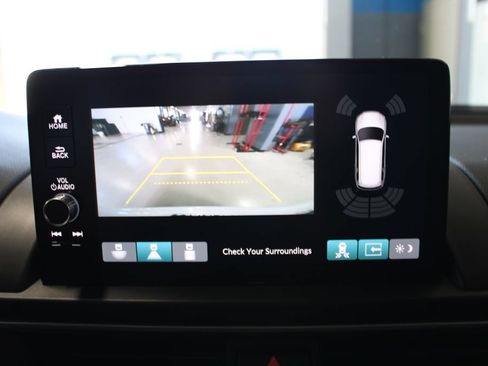 Used 2025 Honda Pilot Touring image 16