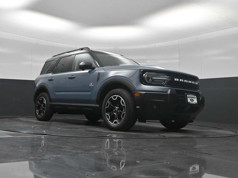Used 2025 Ford Bronco Sport Outer Banks w/ Outer Banks Tech Package+ AWD/4WD image 18