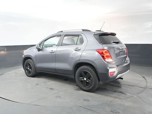Used 2019 Chevrolet Trax LT w/ LT Convenience Package image 3