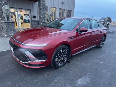 Used 2025 Hyundai Sonata SEL image 2