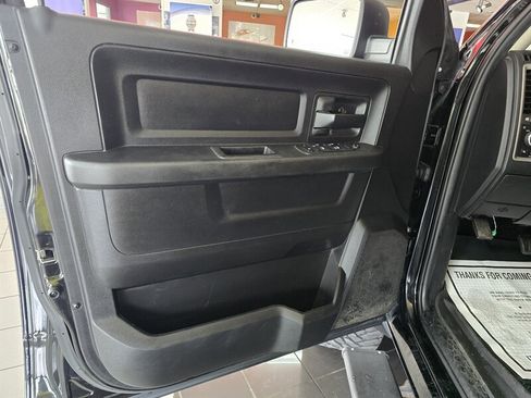 Used 2018 RAM 1500 Express w/ Black Ram 1500 Express Group AWD/4WD image 8