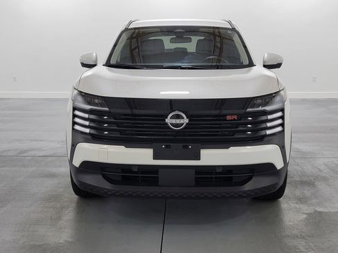 Used 2025 Nissan Kicks SR image 2